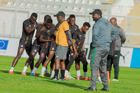 مدرب زامبيا: مواجهة جزر القمر ستحسم مستقبلنا في كأس أمم أفريقيا